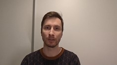 Vláda schválila státní rozpočet se schodkem 310 miliard. Porušuje zákon, tvrdí ekonom
