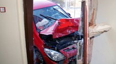 Policisté jen zírali. Řidička prolétla až do jejich recepce.