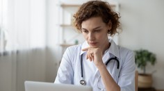 Lidé se snaží šetřit. Stále častěji proto využívají benefity pojišťoven. PŘEHLED