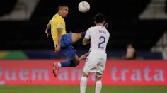 Zkrat brazilské hvězdy. Kung-fu kopem sestřelil protihráče