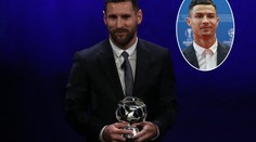Messi si šel pro trofej a Ronaldo trucoval. Jeho kyselý obličej baví svět