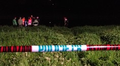 Záhadná smrt: Pejskař našel na břehu Vltavy mrtvého muže
