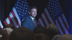 Ron DeSantis odstoupil z primárek a podpořil Donalda Trumpa