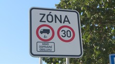 Olomouc ve městě zavádí třicítku. Spousta řidičů o tom neví, dostávají pokuty
