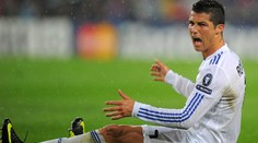 VIDEO: Ronaldo předvedl divadlo, aby se vyhnul trestu
