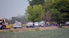 Autu se utrhl přívěsný vozík, následně havarovalo sedm vozidel