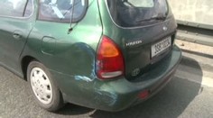 Kamionu upadlo kolo. Zasáhlo protijedoucí auto