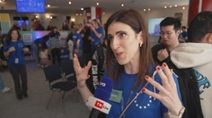 Čeština je pro tlumočníky EU oříšek. Valentina z Itálie prozradila, jaká slova jsou nejtěžší
