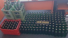 Pančovaného alkoholu mezi lidmi přibývá. Celníci už zabavili tisíce litrů