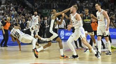 V Eurolize na palubovce létaly pěsti. Zápas se kvůli hromadné bitce nedohrál