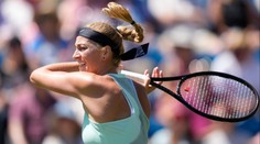 Kvitová převálcovala Cirsteaovou, Bouzková skrečovala, Plíšková vypadla