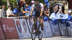 Cyklista si při pádu zlámal kosti, fanoušek se mu vysmál