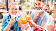 Pozor na nealkoholické varianty drinků a piv! Vedou k závislosti, varují experti