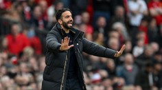 Fanoušci Manchesteru United oslavují nového kouče. Nelíbí se mi to, přiznal