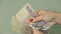 Na důstojnou mzdu nedosáhne většina Čechů. Přivydělávají si další prací