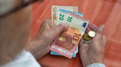 Průzkum o přijetí eura v Česku: Většina zákonodárců by byla pro