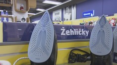 EU chce zavést digitální pas pro výrobky. Podle kritiků může zboží prodražit