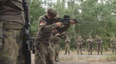 Studenti si vyzkoušeli armádní výcvik. Je to slušně placená brigáda