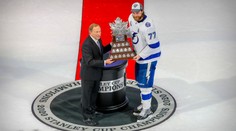 NHL rozhodla: Konferenční trofeje nosící smůlu se letos udílet nebudou