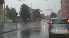 Na Česko udeřily silné bouřky, v noci hrozí rozvodnění řek