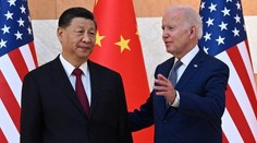 Čína chce působit drsně, do války na Ukrajině ale nezasáhne, prohlásil Biden
