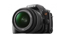Sony opět zmenšila foťáky s výměnnými skly