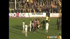 VIDEO: Derby v Bulharsku se změnilo v hromadnou bitku