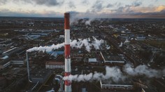 Poplach v Pobaltí. Dron letící z Ruska zasáhl elektrárnu v Estonsku