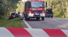 Do autobusu plného dětí napálila škodovka! 1 mrtvý, 11 zraněných