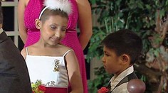 Devítiletá dívka s leukémií se vdala za sedmiletého chlapce