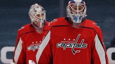 Gólmanská rošáda u Capitals: Samsonov ven, Vaněček do hry. Pak to celé znovu