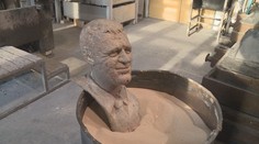 "Krakonoš" František Peterka má v Liberci sochu! Stojí na radnici