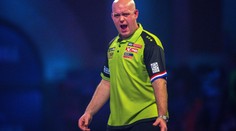 I mistr tesař se někdy utne. Van Gerwen předvedl šílenou minelu