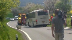 U Semil boural autobus. Jedna žena je zraněná