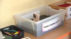 Zákaz mobilů ve škole známky nezlepší, ukázal výzkum. Stát ho prosazuje dál