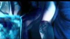 Amy Winehouse na videu šikanuje myší holátka