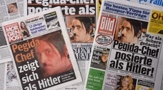 Hitler se vrátil! Tahle fotka stála šéfa Pegidy místo v hnutí