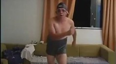 ÚLET! Tento ŠÍLENEC dobyl Facebook