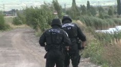 Strážníci v akci a reportérka TV Nova s nimi