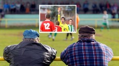 Fotbalový mazec: Sudí vyhodil tři hráče Lopašova během minuty!