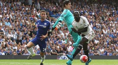 Červená a penalta? Tenhle faul Courtoise stál Chelsea body
