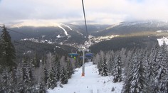 Počasí na horách přeje lyžařům. Skiareály otevírají další sjezdovky
