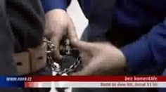 VIDEO: Bodal do dvou lidí, dostal 11 let