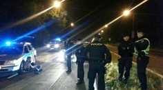 Prchajícího řidiče na D5 zastavila až střelba a kamion jako zátaras