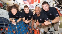 První slova po přistání. Astronauti z mise Artemis II popsali své dojmy