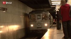 Metro slaví 35 let. PROJÍŽĎKA HISTORICKOU SOUPRAVOU