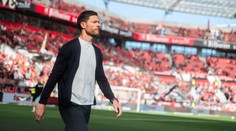 Real, nebo Liverpool? Hložkův trenér má jasně vyšlapanou cestu