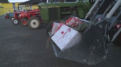Advent v Čáslavi. Zemědělské muzeum vánočně vyzdobilo 13 traktorů