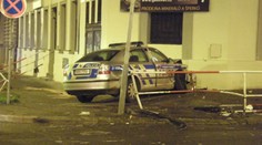 Policisté cestou k případu bourali v centru Prahy a zranili se