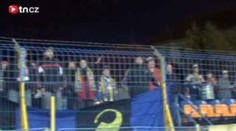 Zápas Jihlava vs. Opava 3:0. Světlice na hřišti a opilý fanoušek